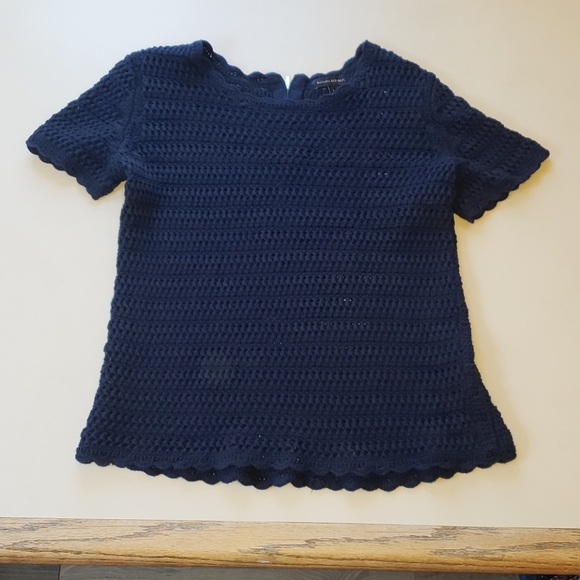 Banana Republic knit blouse. - Picture 1 of 3